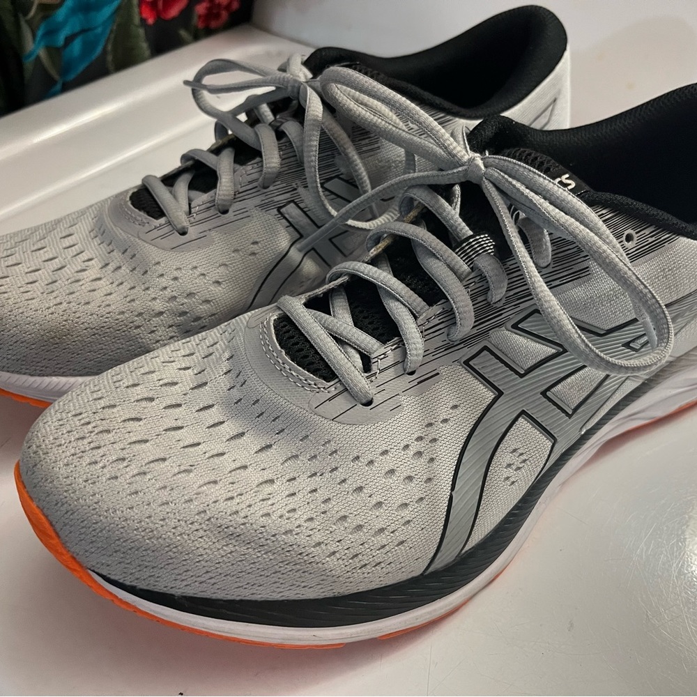 ASICS gel excite 7. Size 10.5 men’s